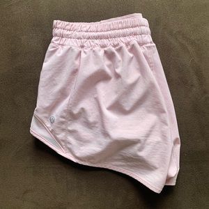 Lululemon Hotty Hot Short 2.5”